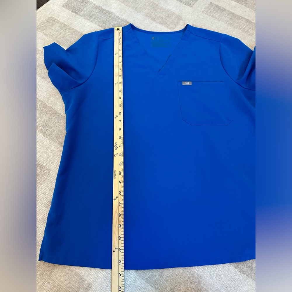 Figs Women’s Catarina One-Pocket Scrub Top Royal Blue (Size XXL) - Picture 6 of 7